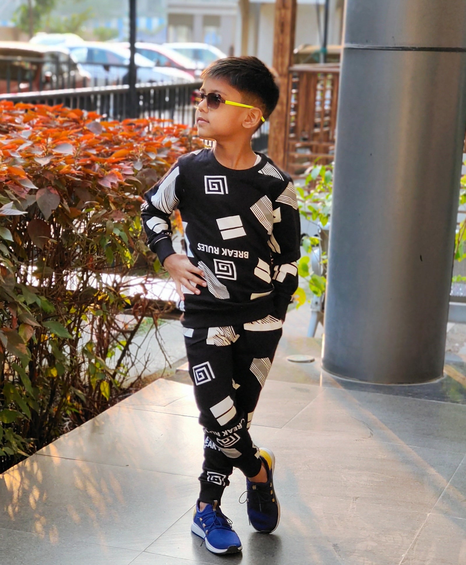 Abstract Pattern Kids Sweatshirt & Joggers Set